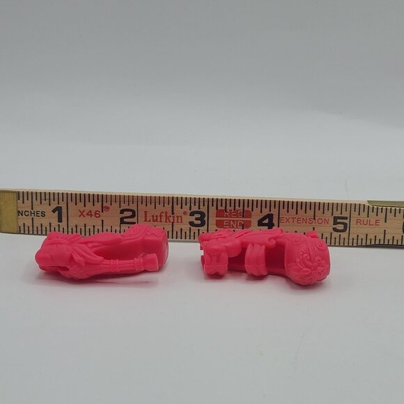 Monster High Freak Du Chic Rochelle Goyle Pink Shoes Doll Accessory - Picture 2 of 4